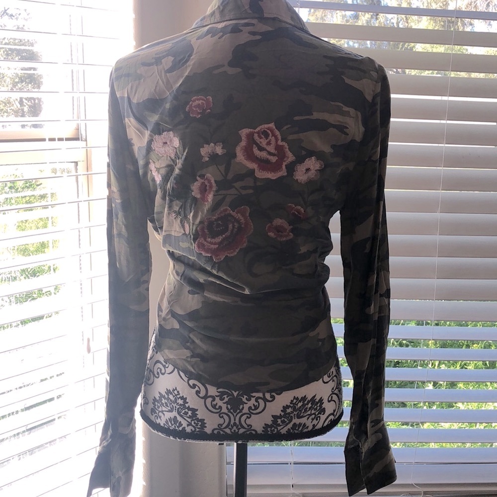 Rue 21 Embroidered Camo Button Down Shirt - Picture 4 of 7